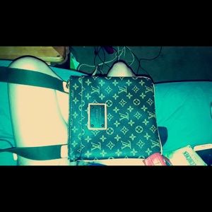 Louis Vuitton purse
